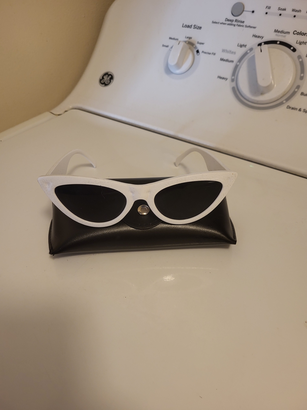 White Cat-Eye Women's Sunglasses